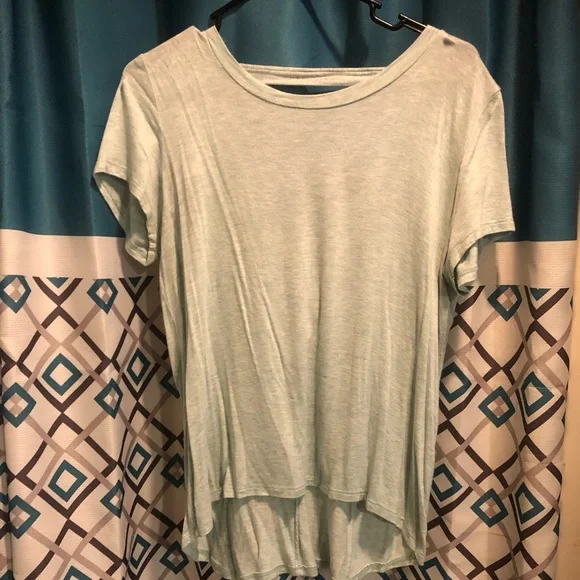 Cute Back High Low Top - Picture 2 of 4